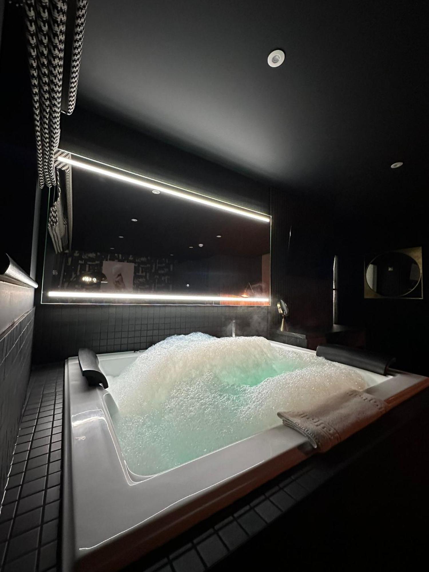 Secret Suites Lancaster Esterno foto