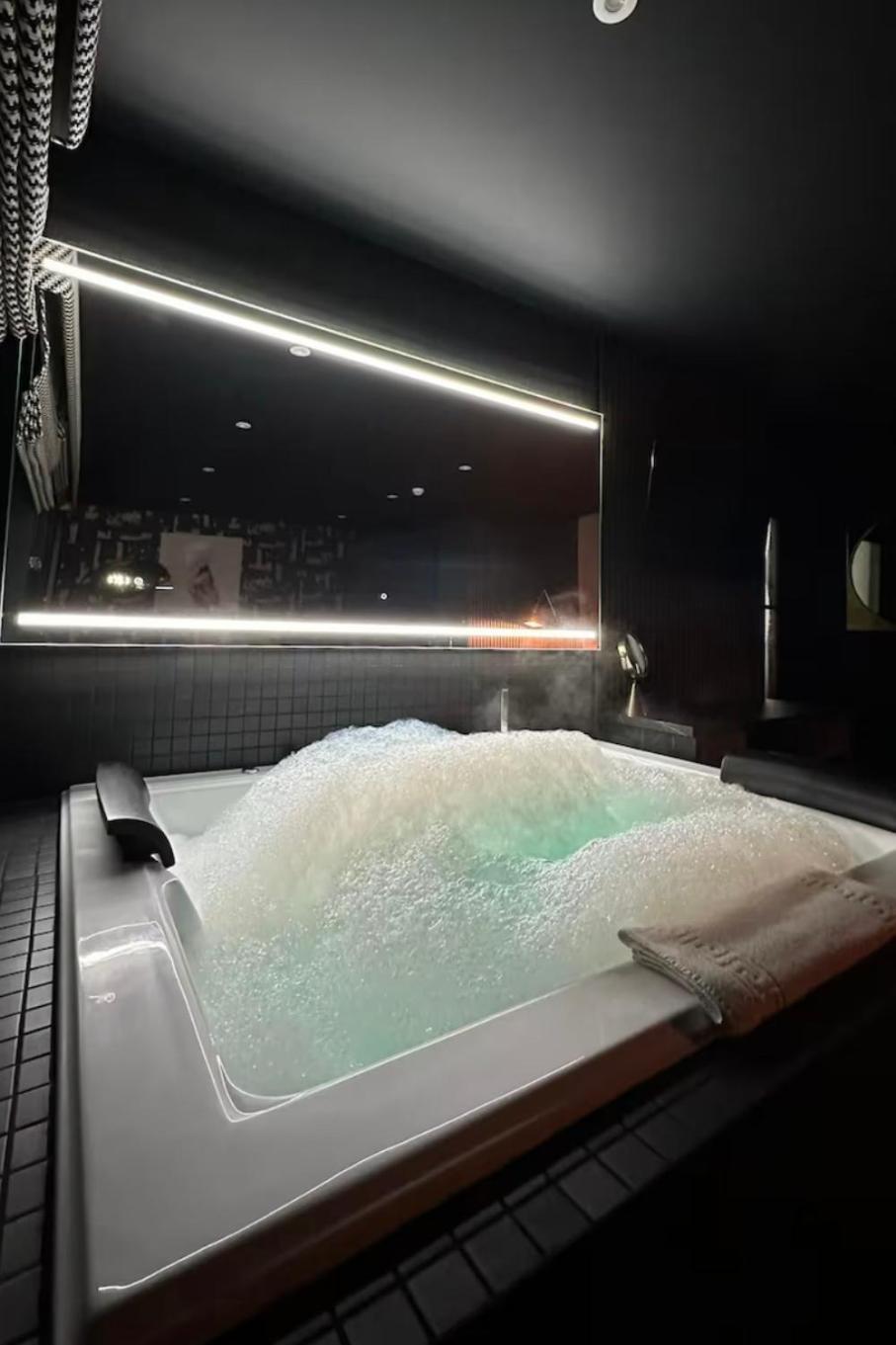 Secret Suites Lancaster Esterno foto